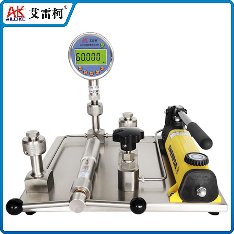 ALKT813TB 智能液壓校準(zhǔn)臺